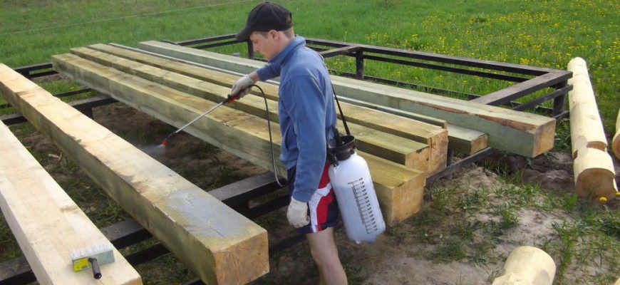Антисептирование деревянных частей фундамента